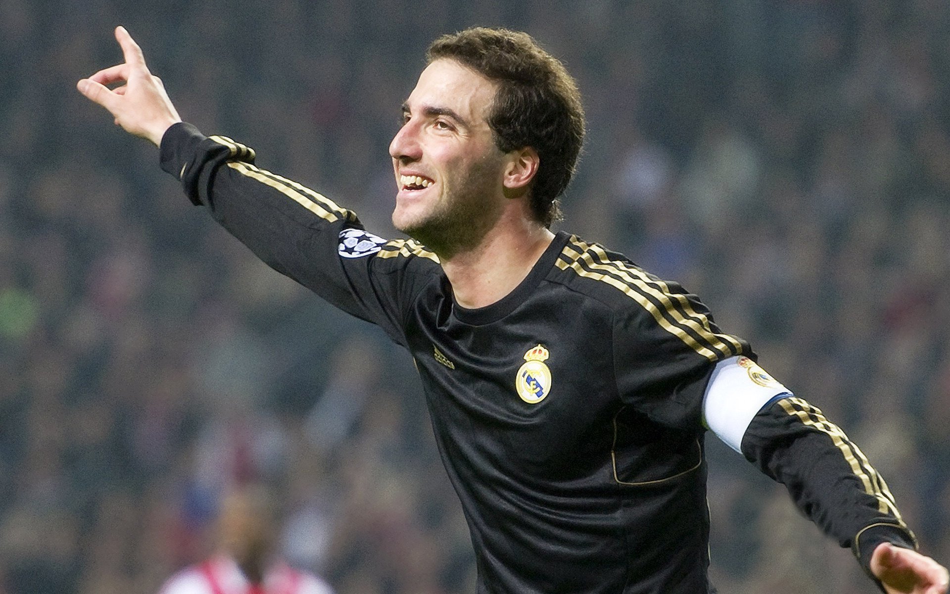 世界杯:裁判将比赛收入一部分捐给青少年项目 被球迷称为“精神富翁”